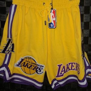 Pro Standard Los Angeles Lakers Logo Shorts size Large NWT